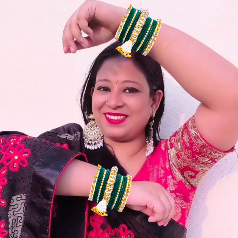 Latkan Red/ Green Metal velvet bangles Set