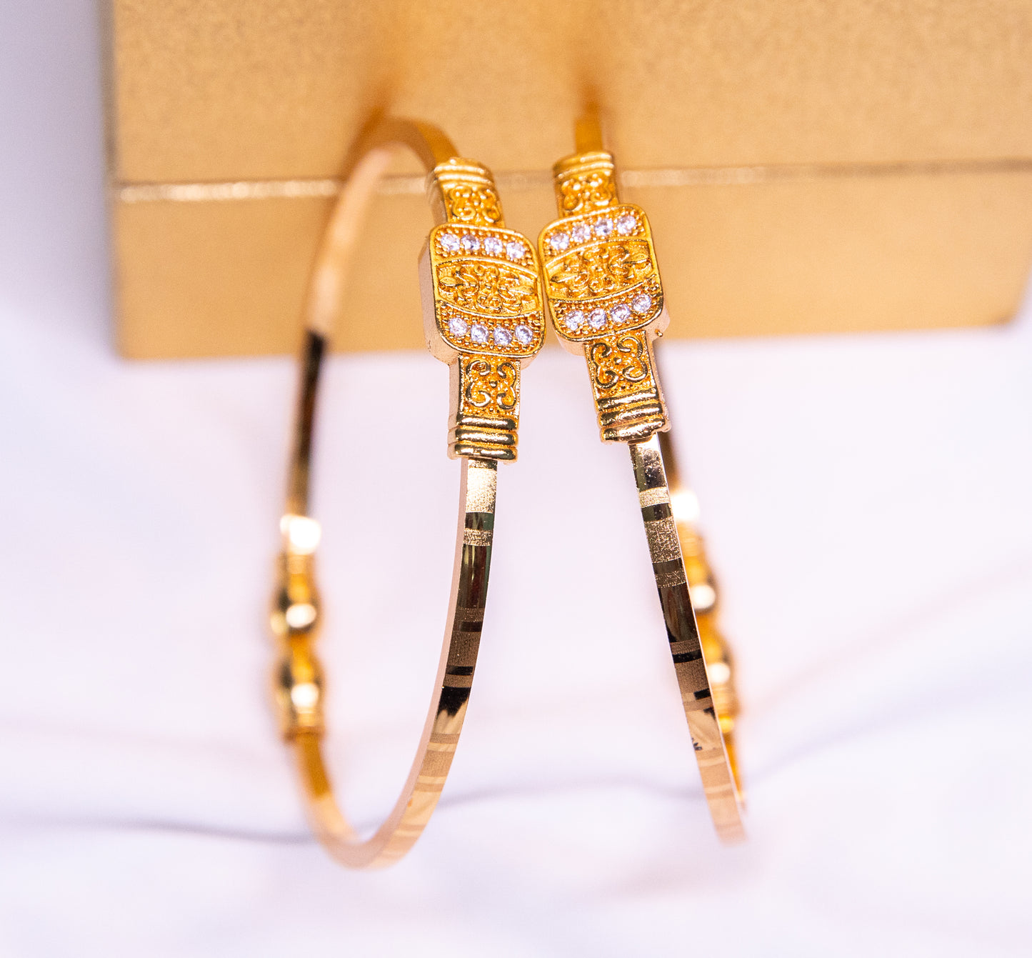 Stone Golden Metal Bangle Bracelet Set
